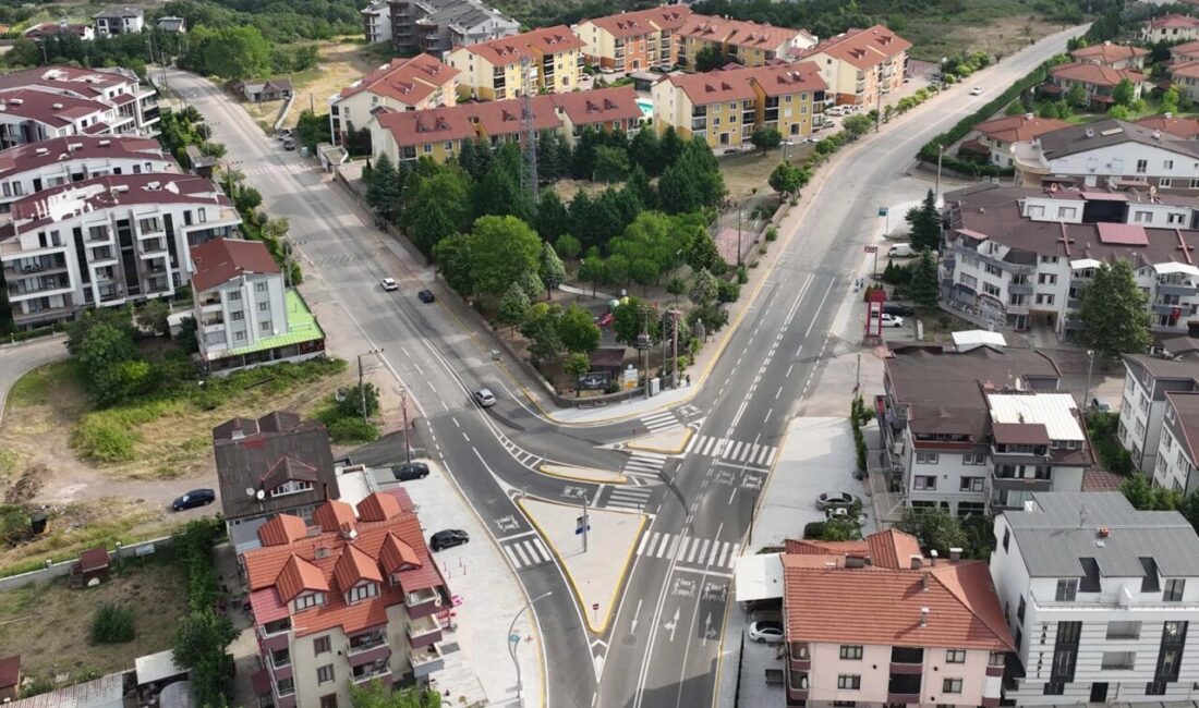 Kocaeli Büyükşehir Belediyesi, kent genelinde gerçekleştirdiği ulaşım yatırımlarıyla yolları daha