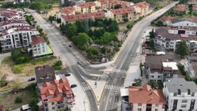 Kocaeli Büyükşehir Belediyesi, kent genelinde gerçekleştirdiği ulaşım yatırımlarıyla yolları daha