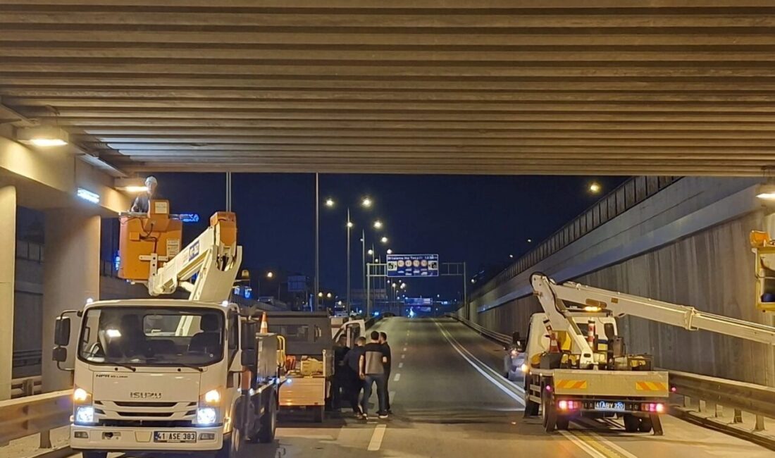 Kocaeli Büyükşehir Belediyesi, kent genelindeki ulaşım güzergâhlarında güvenli ve konforlu