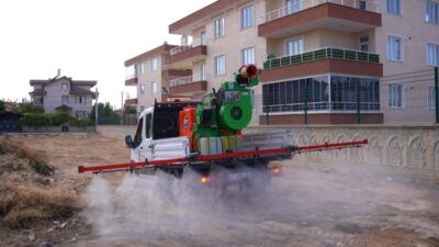 Konya'da Karatay Belediyesi, ilçe genelinde haşereyle mücadele çalışmalarını hava araçlarıyla