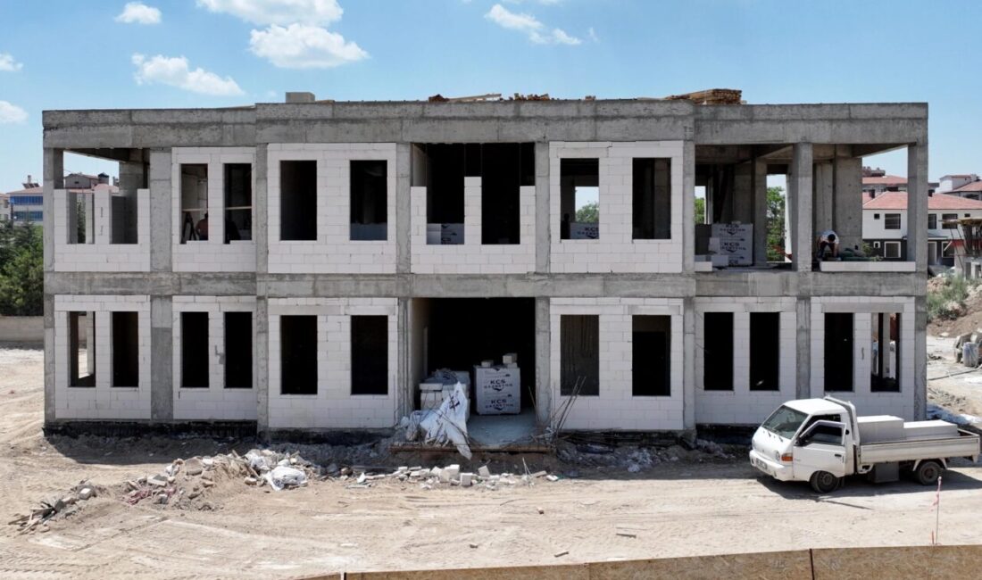 Konya Karatay Belediyesi tarafından İstiklal Mahallesi’nde yapımı sürdürülen Polis Merkezi’nde