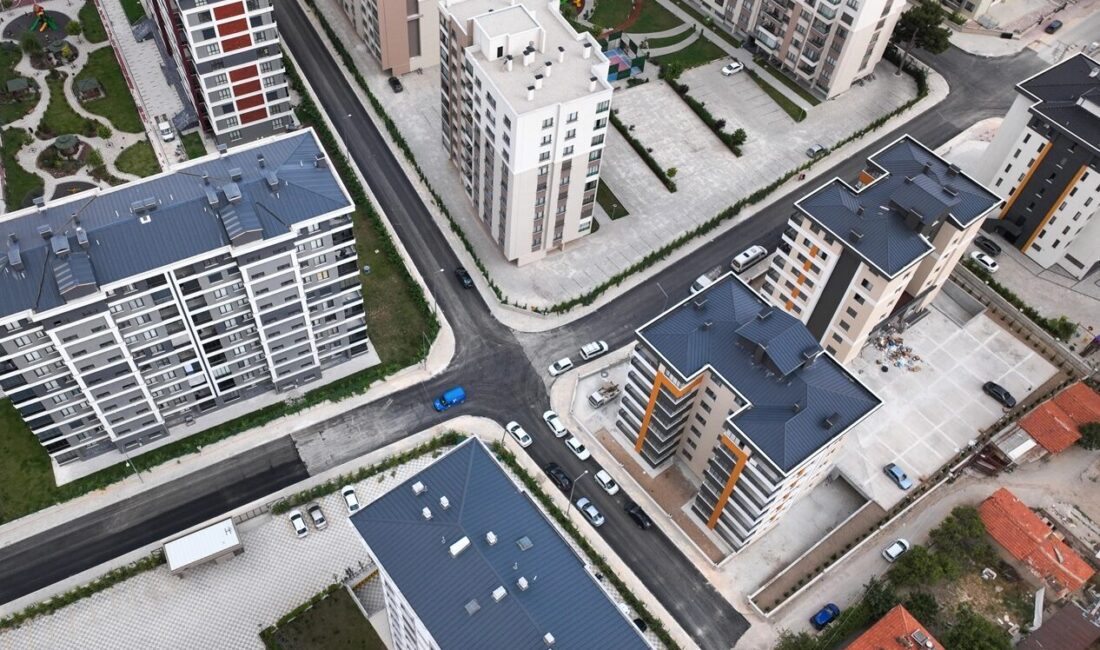 Konya'da Selçuklu Belediyesi Fen İşleri Müdürlüğü ekipleri Hocacihan Mahallesi’nde Mutluca,