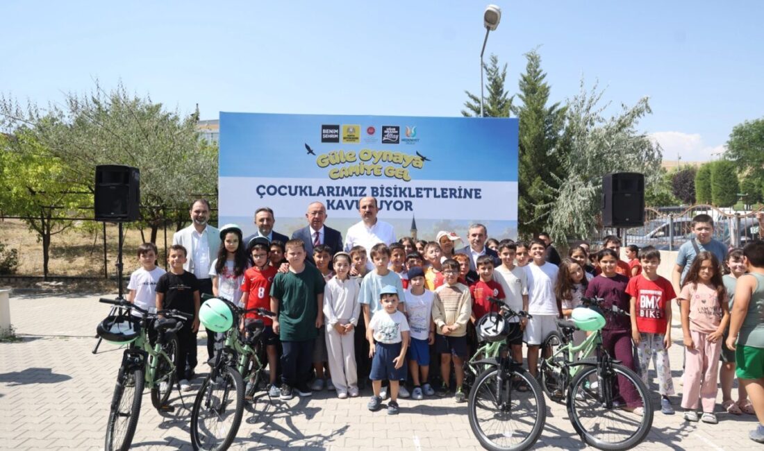 Konya Büyükşehir Belediyesi, “Güle Oynaya Camiye Gel” projesi kapsamında ilçelerin