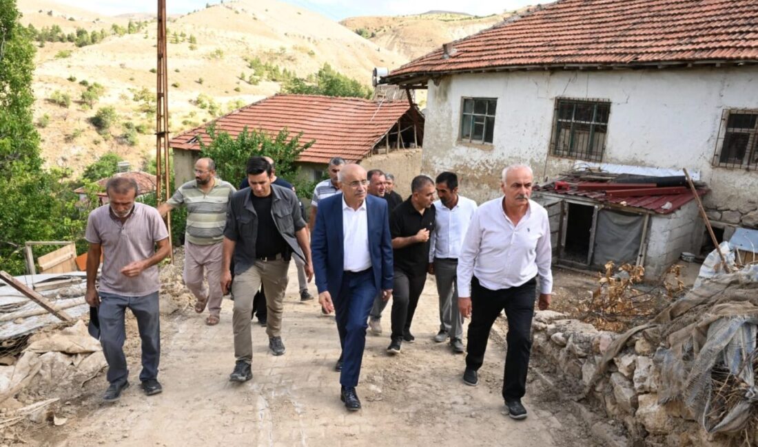 Malatya Büyükşehir Belediye Başkanı Sami Er, Hekimhan’ın Kocaözü Mahallesi’nde selden