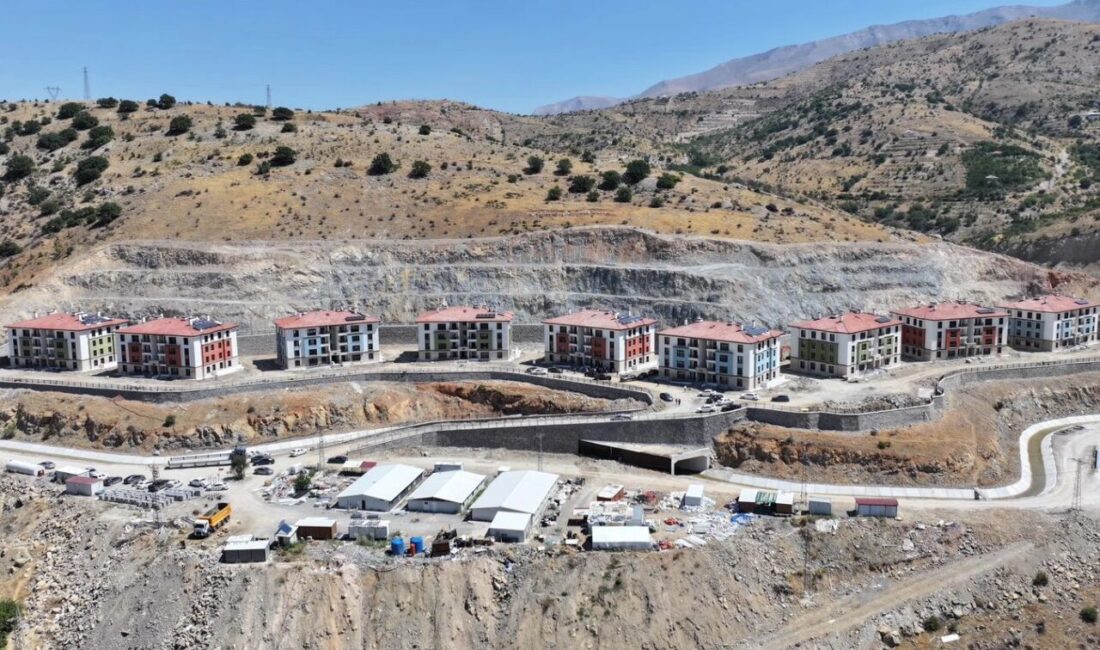 Malatya Büyükşehir Belediye Başkanı Sami Er, Vali Seddar Yavuz, Yeşilyurt