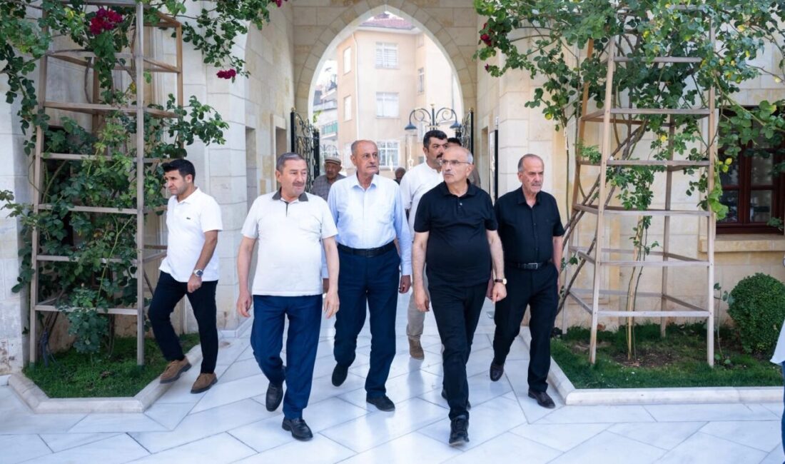 Malatya Büyükşehir Belediye Başkanı Sami Er, İstanbul’un ulaşım sistemlerinin planlanmasında