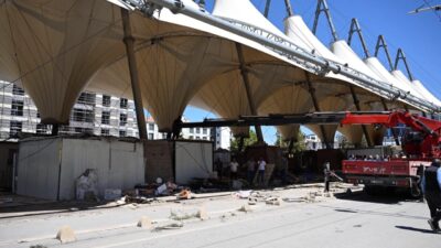 Malatya Büyükşehir Belediye Başkanı Sami Er, konut ve iş yerlerinin