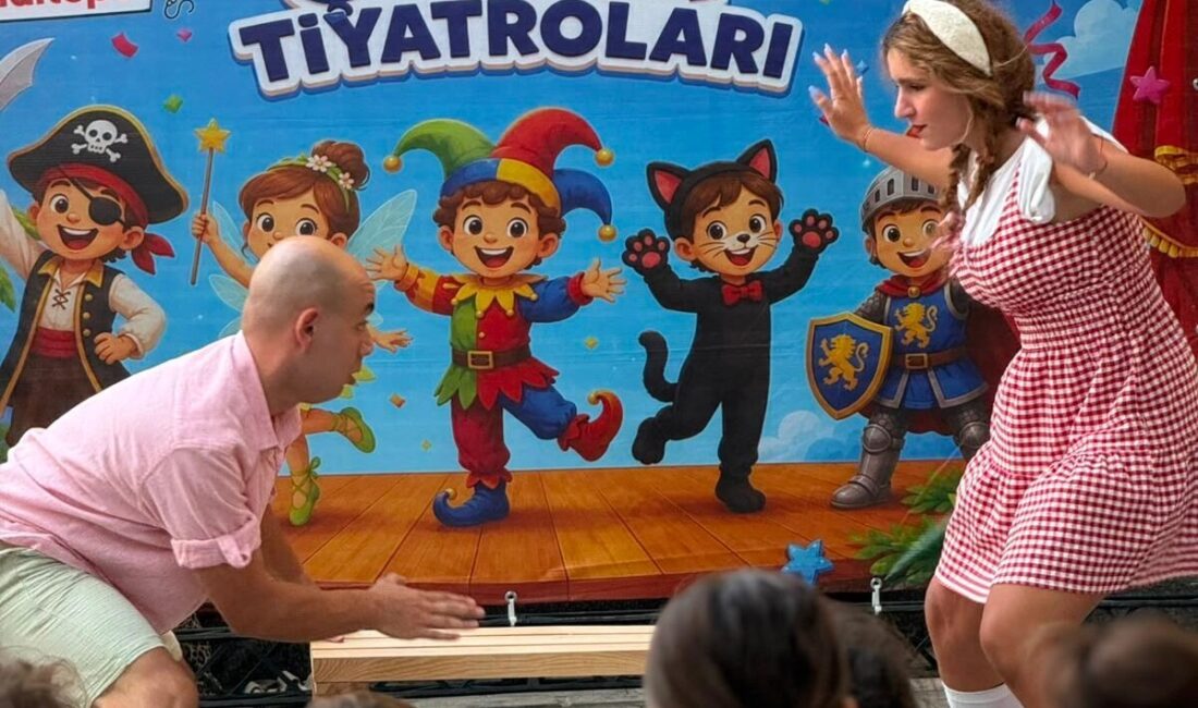 İstanbul'un Maltepe ilçesinde çocukların yaz akşamlarını eğlence ve sanatla geçirmeleri