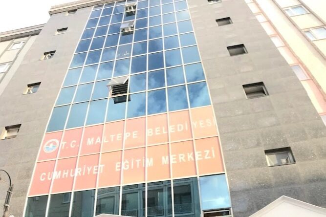 Maltepe Belediyesi Kütüphane ve Müzeler Müdürlüğü bünyesinde hizmet veren Cumhuriyet