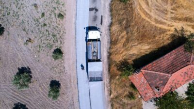 Manisa Büyükşehir Belediyesi, il genelindeki yol yapım ve yenileme çalışmalarını