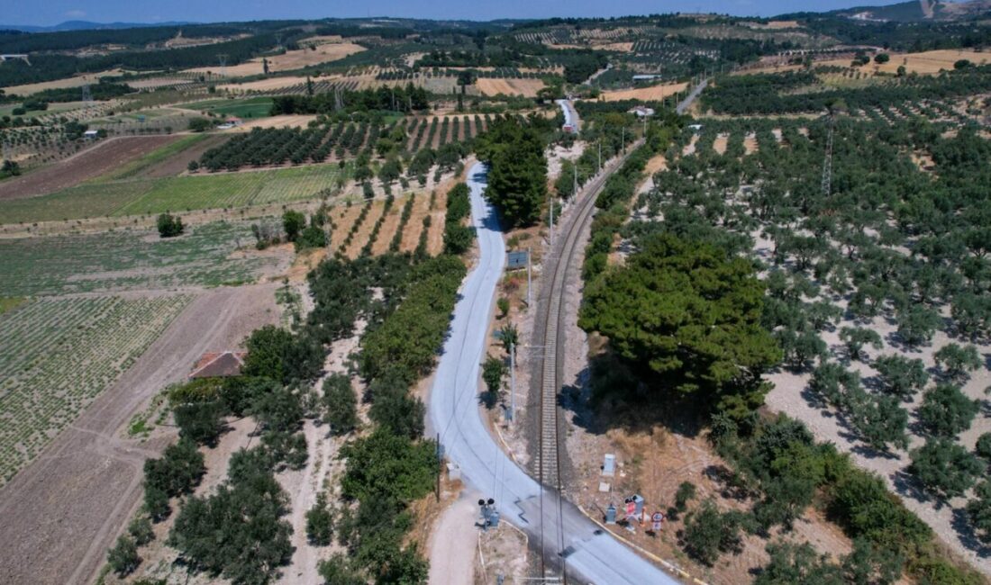Manisa Büyükşehir Belediyesi, il genelindeki asfalt çalışmalarını aralıksız sürdürüyor. Soma