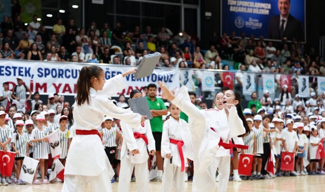 Manisa Büyükşehir Belediyespor Kulübü tarafından düzenlenen Yaz Spor Okulları, kapanış