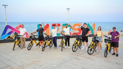 Mersin Büyükşehir Belediyesi’nin elektrikli bisiklet paylaşım sistemi MERBİS, yaklaşık 9