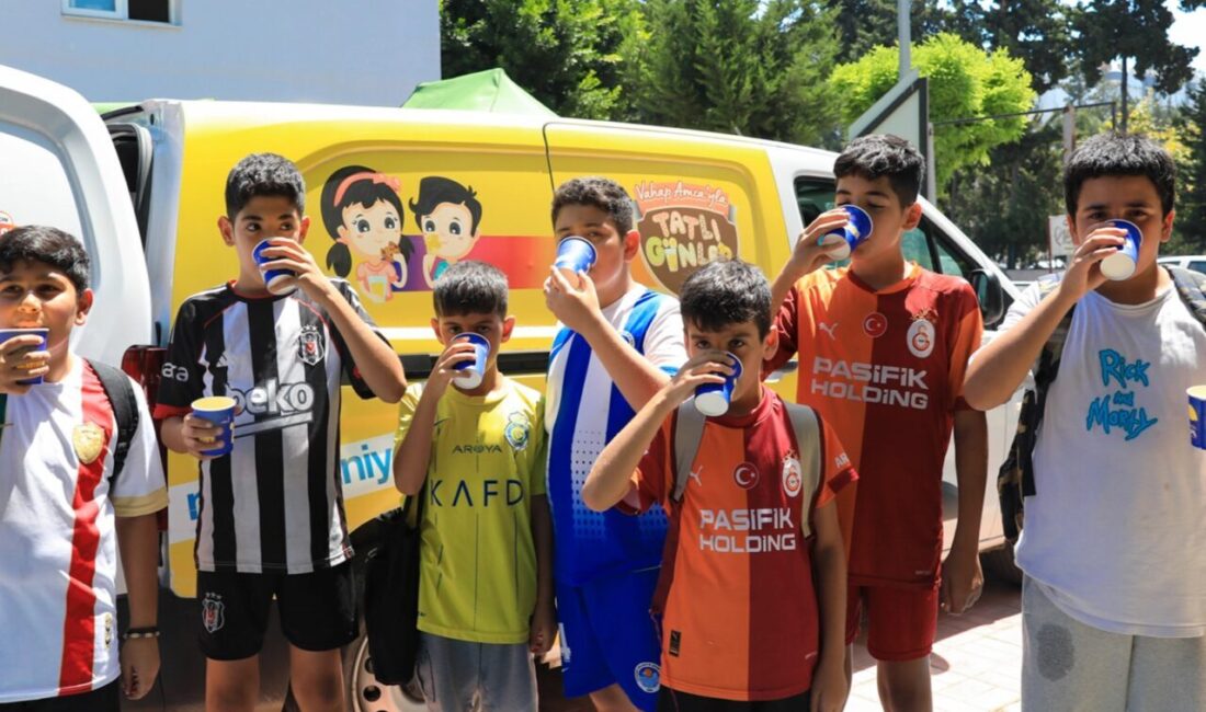 Mersin Büyükşehir Belediyesi, sosyal belediyecilik anlayışıyla yaz aylarında gerçekleştirdiği ikramlarla
