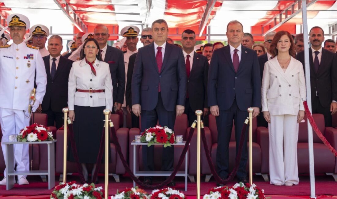 Mersin Büyükşehir Belediye Başkanı Vahap Seçer ve eşi Meral Seçer,