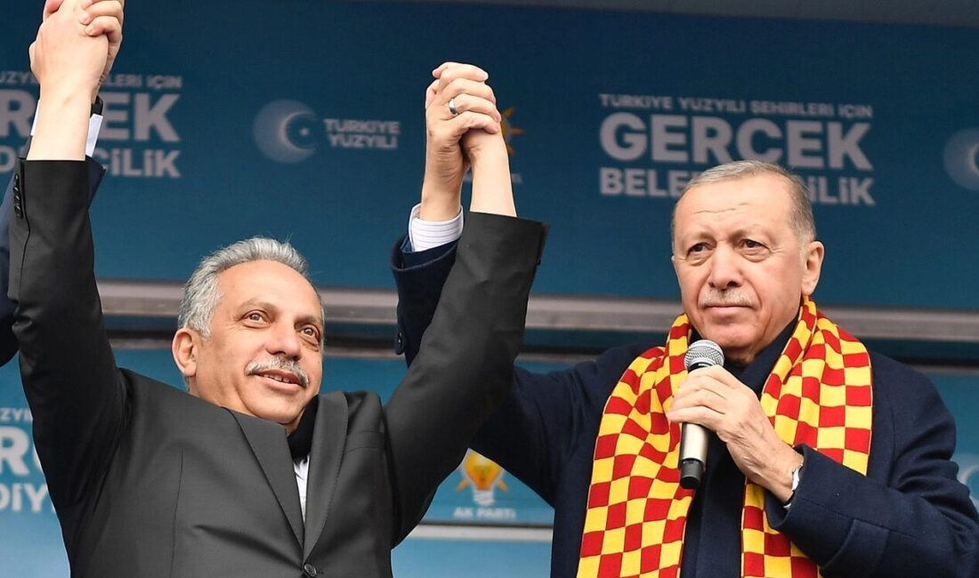 Kayseri Talas Belediye Başkanı Mustafa Yalçın,  AK Parti'nin 25. Kuruluş
