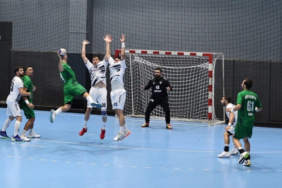 Nilüfer Belediyespor Kulübü Erkek Hentbol Takımı, ligin ilk haftasında sahasında