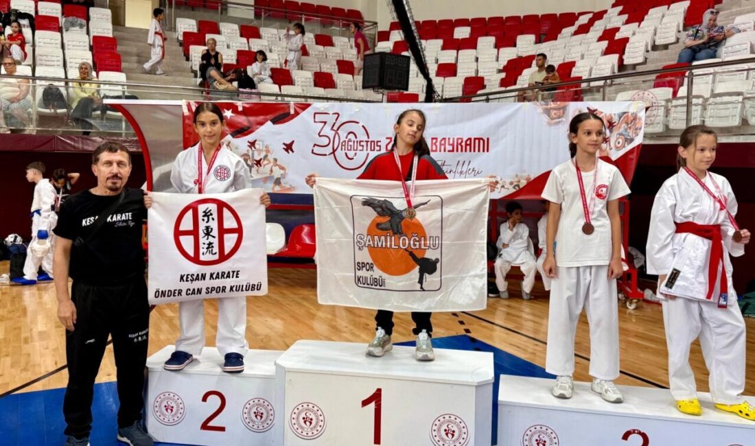 Kırklareli’de düzenlenen Karate İl Şampiyonası'nda Önder Can Spor Kulübü sporcuları