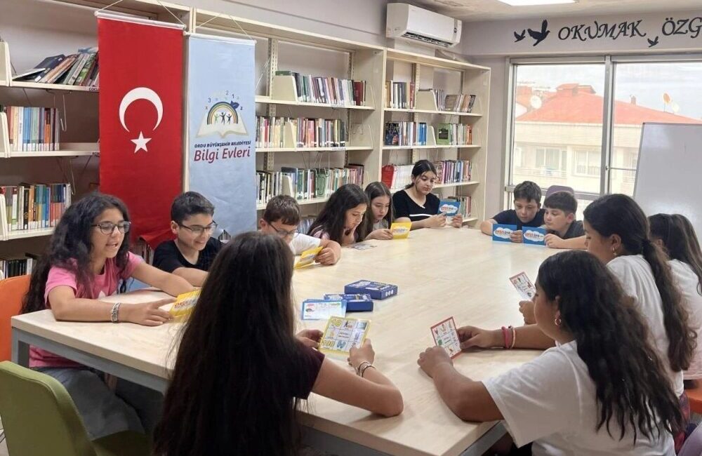 Ordu Büyükşehir Belediyesi bünyesinde ücretsiz eğitimlerine devam eden Bilgi Evleri’nde