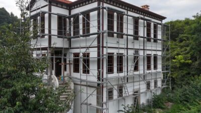 Ordu Büyükşehir Belediyesinin Çamaş Cevat Bey Konağı’nda sürdürdüğü restorasyon çalışmalarında