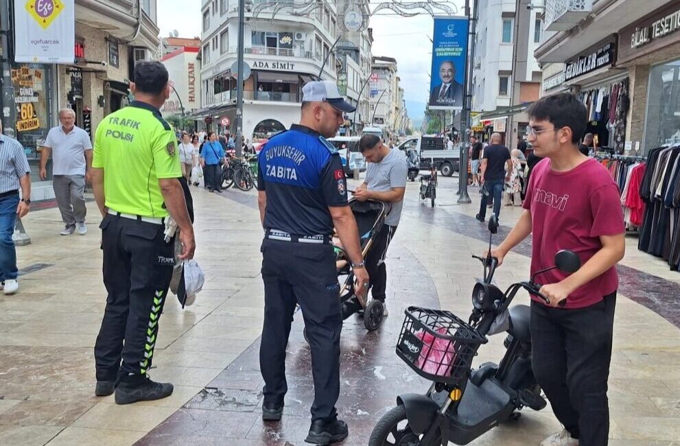 Ordu Büyükşehir Belediyesi Zabıta ekipleri, araç trafiğine kapalı alanlarda motosiklet