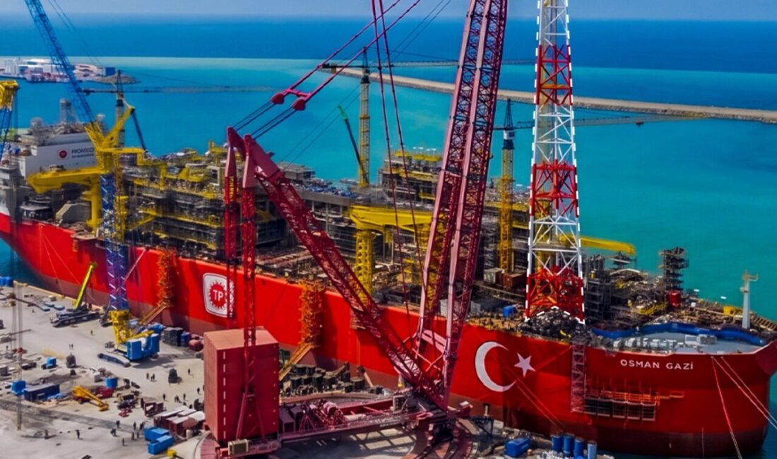 Türkiye’nin ilk yüzer üretim platformu Osman Gazi, Karadeniz’deki görevine hazırlanıyor.