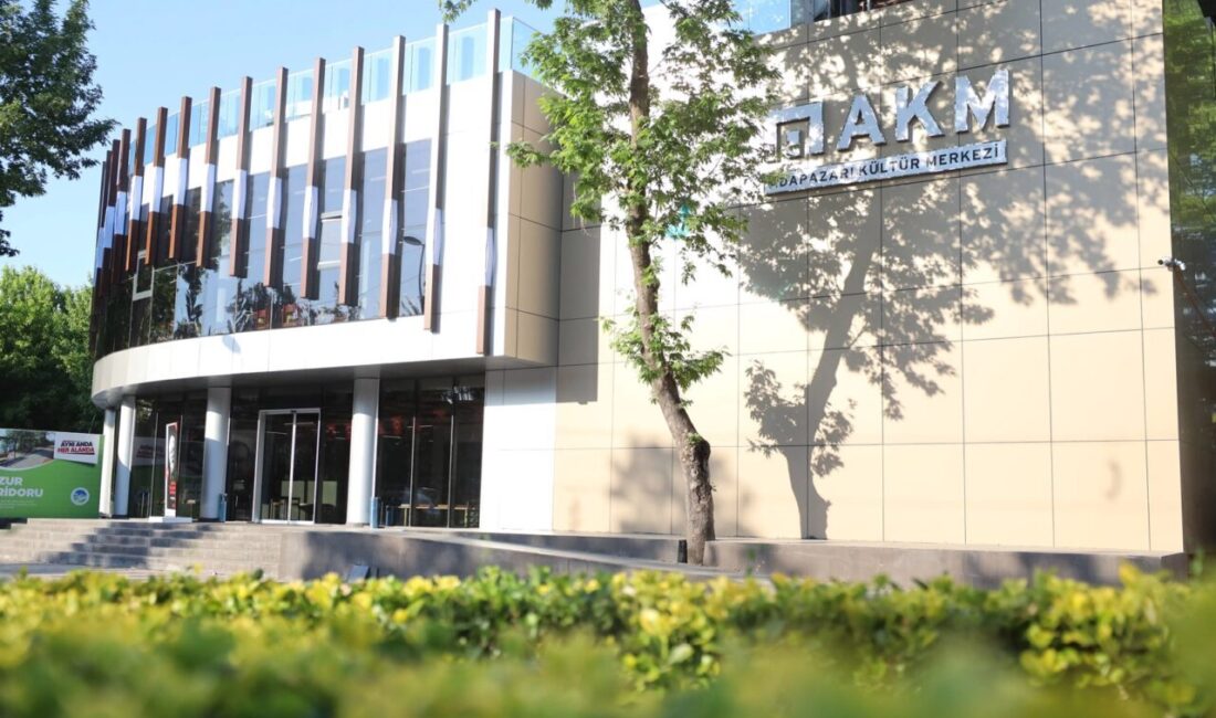 LGS ve YKS tercih dönemlerinde adayların yanında olan Büyükşehir Belediyesi,