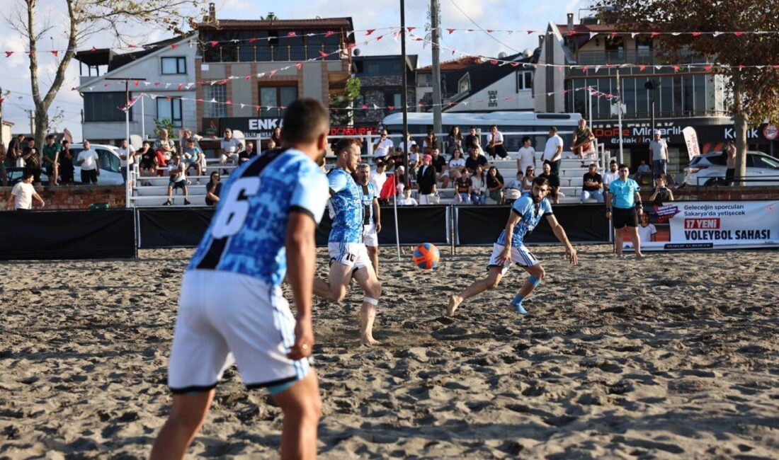 Sakarya Büyükşehir Belediyesi tarafından Kocaali Sahili’nde düzenlenen Plaj Futbol Şampiyonası,