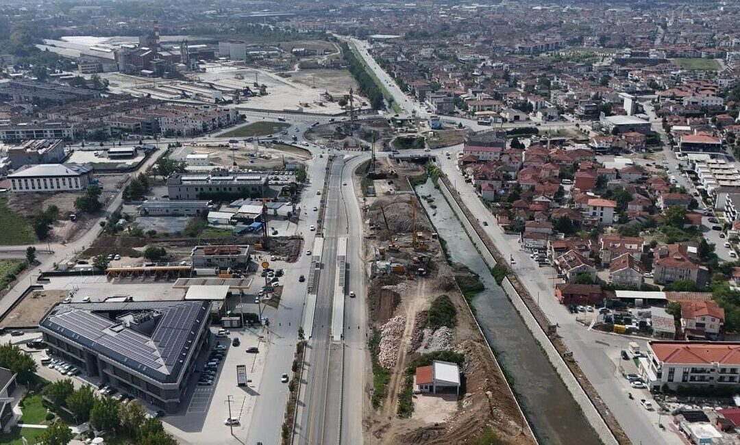 Sakarya Büyükşehir Belediyesi, Yazlık Katlı Kavşak Projesi'nin trafik yükünü hafifletecek