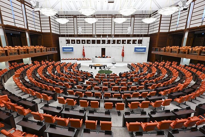 Türkiye Büyük Millet Meclisi’nin tatile girmesine ilişkin karar, bugünkü Resmî