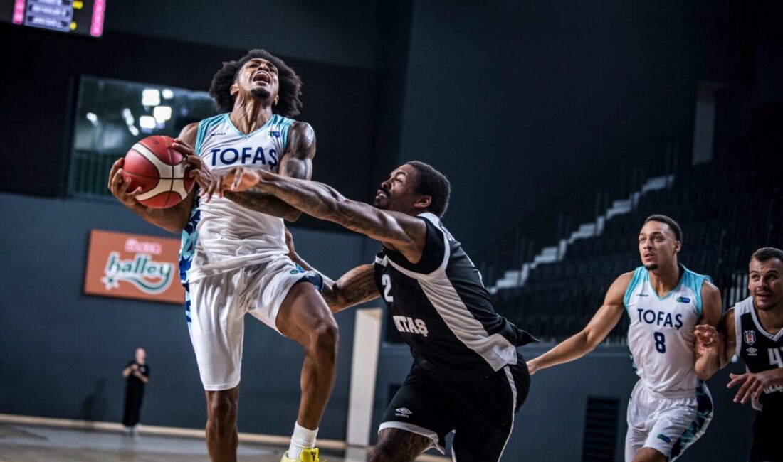 TOFAŞ Basketbol Takımı, yeni sezon hazırlıkları kapsamında oynadığı üçüncü hazırlık