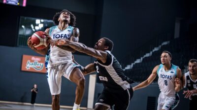 TOFAŞ Basketbol Takımı, yeni sezon hazırlıkları kapsamında oynadığı üçüncü hazırlık