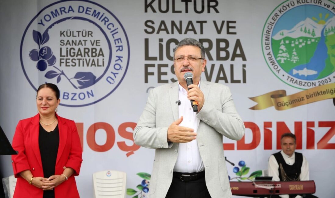 Trabzon Büyükşehir Belediye Başkanı Ahmet Metin Genç, Yomra'nın Demirciler Mahallesi'nde