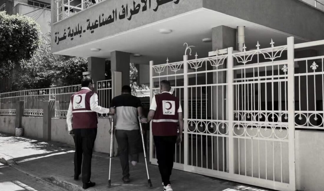 Gazze’de çok yönlü insani yardım çalışmalarını sürdüren Türk Kızılay, bölgeye