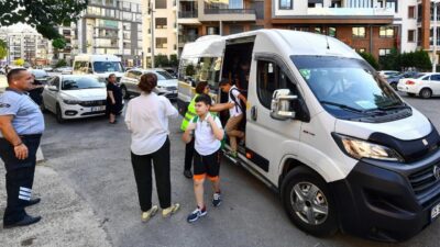 İzmir Büyükşehir Belediyesi, 2026-2027 eğitim-öğretim döneminde velilerden belirlenen tarifenin üzerinde