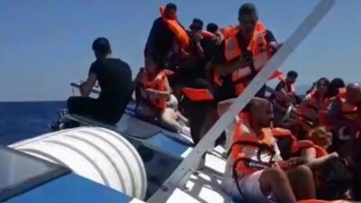 Girne Limanı açığında su alan 259 yolcu ve 8 mürettebatlı
