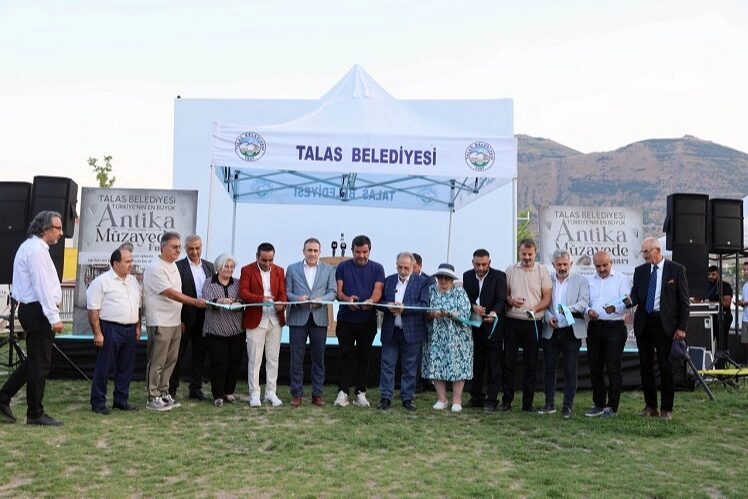 24 ilden 80’in üzerinde antikacının buluştuğu Antika ve Müzayede Fuarı,