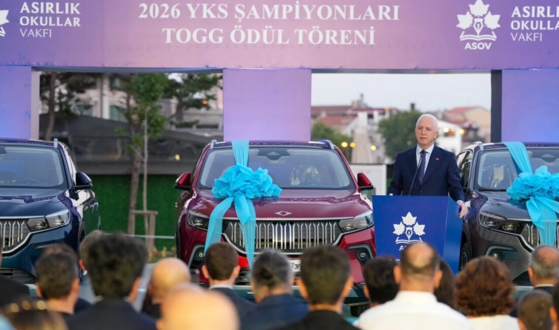 2026 YKS’de tam puan alarak Türkiye birincisi olan 3 öğrenci