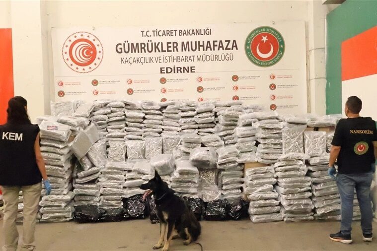 Ticaret Bakanlığı Gümrük Muhafaza ekiplerince Kapıkule Gümrük Kapısı’nda gerçekleştirilen operasyonda,