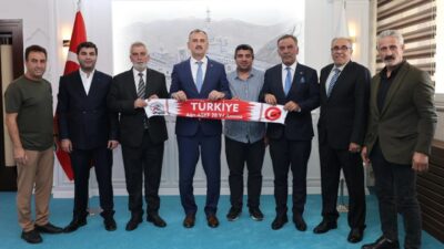 Ağrı Valisi Önder Bozkurt, Ağrı Amatör Spor Kulüpleri Federasyonu heyetini