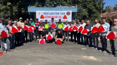 Amasya İl Jandarma Komutanlığı ekipleri, traktör sürücülerine yönelik trafik güvenliği