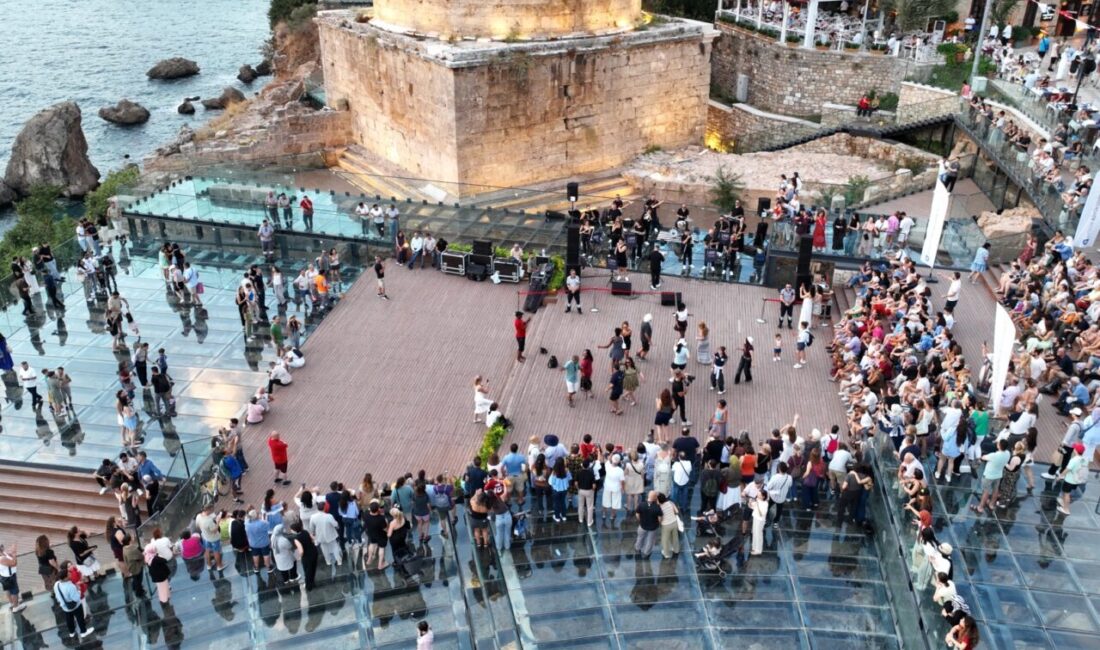 Antalya Büyükşehir Belediyesi Bando ve Kent Orkestrası, Hıdırlık Kulesi’nin tarihi