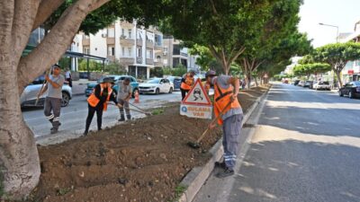 Antalya Büyükşehir Belediyesi, yürüttüğü peyzaj çalışmalarıyla kenti hem estetik açıdan