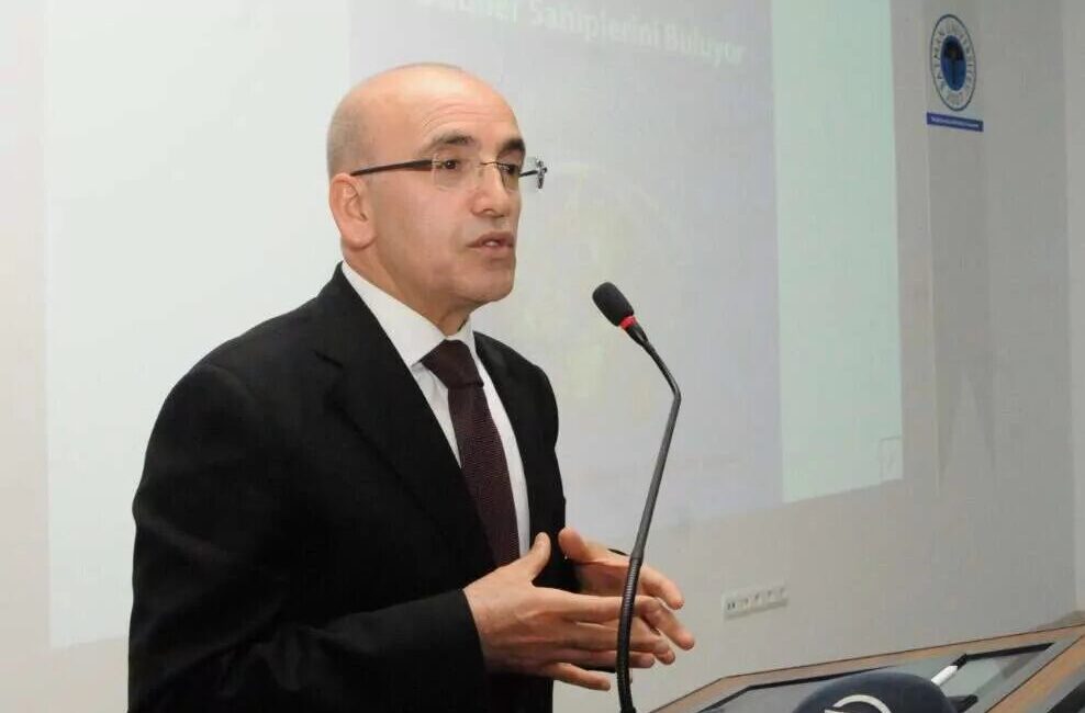 Hazine ve Maliye Bakanı Mehmet Şimşek, dönemsel eğitim fiyat artışları