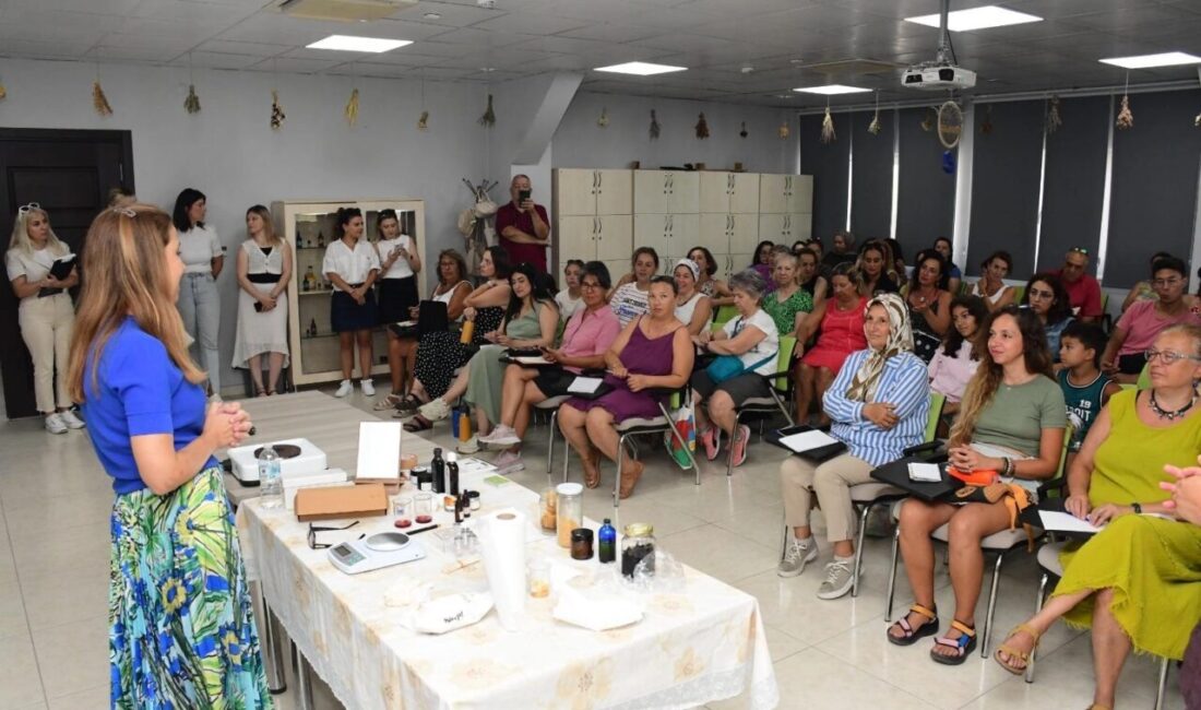 Balıkesir Büyükşehir Belediye Başkanı Ahmet Akın’ın eşi Arbil Akın, Havran’da