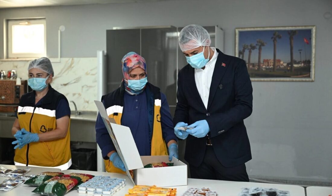 Balıkesir Büyükşehir Belediyesi’nin her yıl düzenli olarak sürdürdüğü öğrencilere beslenme