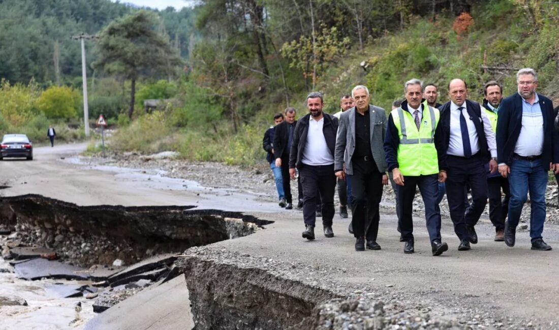 Sakarya Büyükşehir Belediye Başkanı Yusuf Alemdar, sel nedeniyle tahribatın oluştuğu