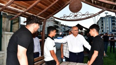 Malatya Büyükşehir Belediye Başkanı Sami Er, Selçuklu Mahallesi’nde sürdürülen asfalt,