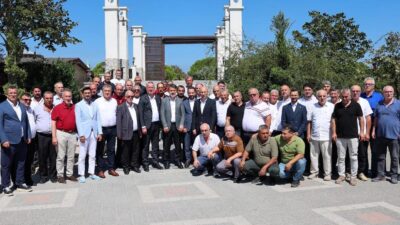 Bursa Büyükşehir Belediyesi Başkanvekili Şahin Biba, Karacabey ilçesinde muhtarlarla bir