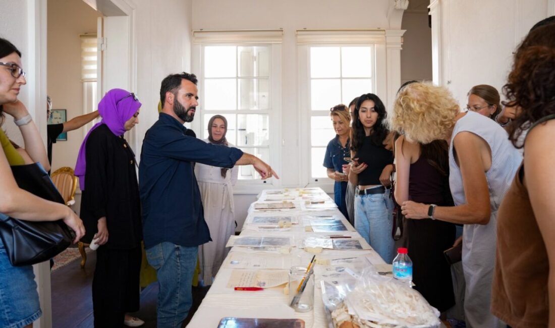 İzmir Büyükşehir Belediyesi’nin Miras Söyleşileri kapsamında Basmane’de düzenlenen buluşmada restoratör